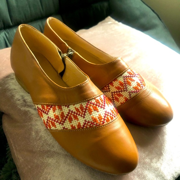 Tatreez Oxford Shoe from Darzah - Picture 6 of 9